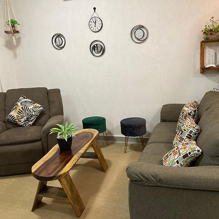 Casa Vacacional Familiar Villa Naranjo ภายนอก รูปภาพ