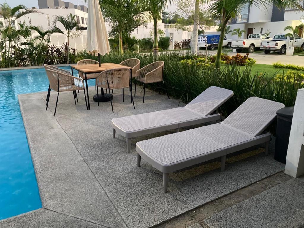 Casa Vacacional Familiar Villa Naranjo ภายนอก รูปภาพ